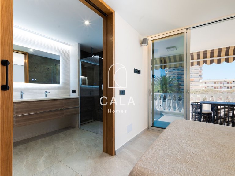 Town House for Sale in Playa De Los Cristianos, Tenerife 38