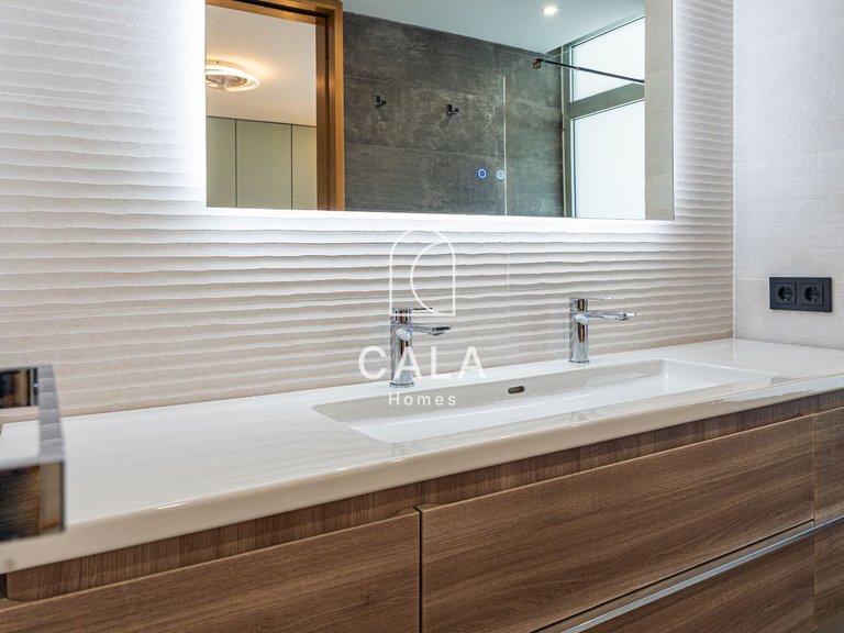 Town House for Sale in Playa De Los Cristianos, Tenerife 42