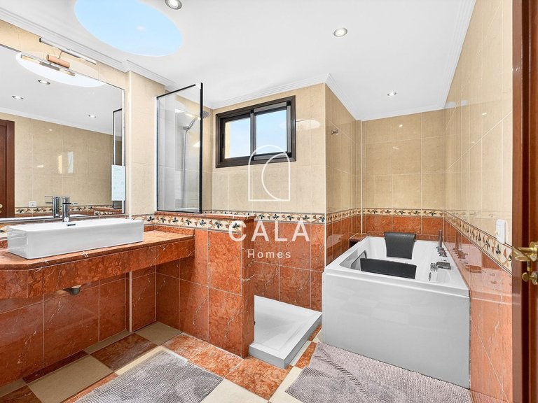 Town House for Sale in El Medano, Tenerife 18