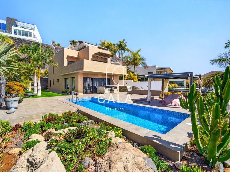 Villa for Sale in Costa Adeje-san Eugenio, Tenerife 2