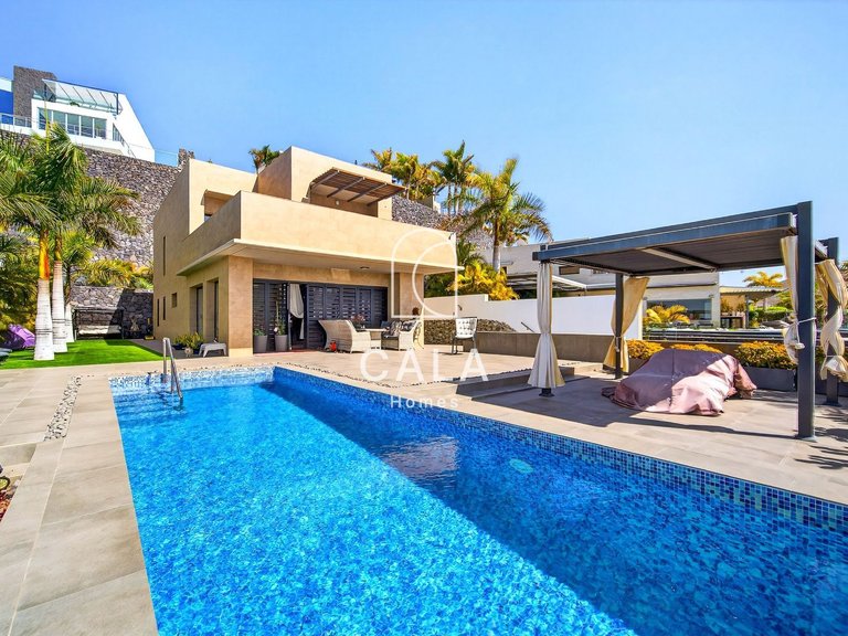 Villa for Sale in Costa Adeje-san Eugenio, Tenerife 4