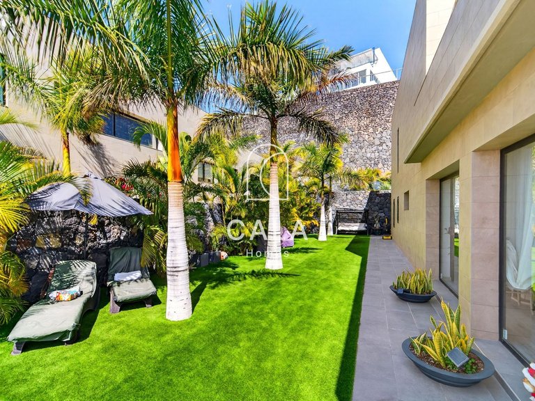 Villa for Sale in Costa Adeje-san Eugenio, Tenerife 9