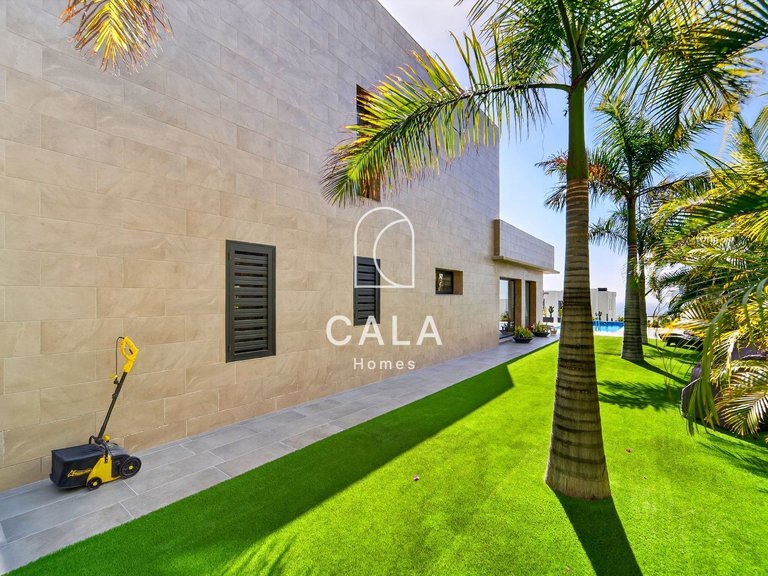 Villa for Sale in Costa Adeje-san Eugenio, Tenerife 10