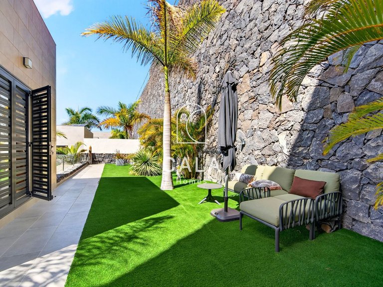 Villa for Sale in Costa Adeje-san Eugenio, Tenerife 13