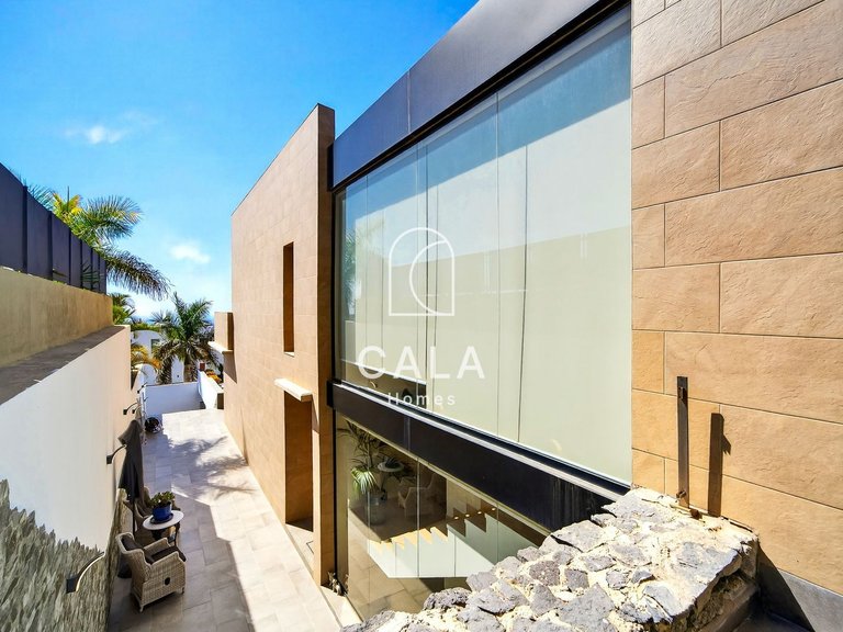 Villa for Sale in Costa Adeje-san Eugenio, Tenerife 14