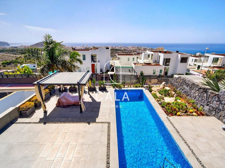 Villa for Sale in Costa Adeje-san Eugenio, Tenerife 17