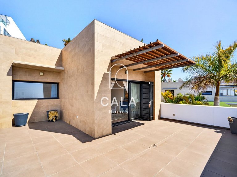 Villa for Sale in Costa Adeje-san Eugenio, Tenerife 18