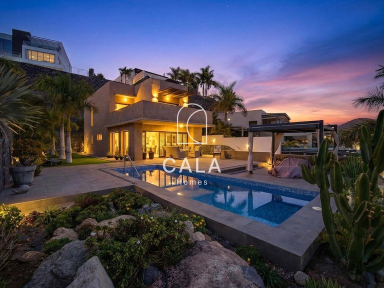 Villa for Sale in Costa Adeje-san Eugenio, Tenerife 1