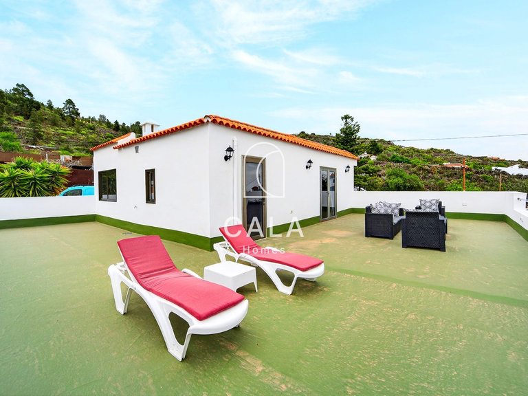 Villa for Sale in Guia De Isora, Tenerife 32