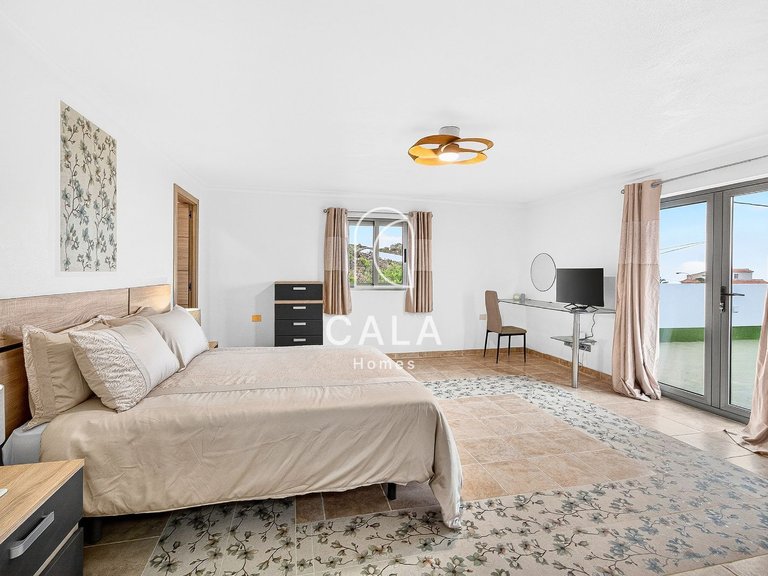 Villa for Sale in Guia De Isora, Tenerife 25