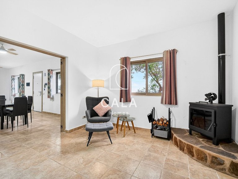 Villa for Sale in Guia De Isora, Tenerife 11