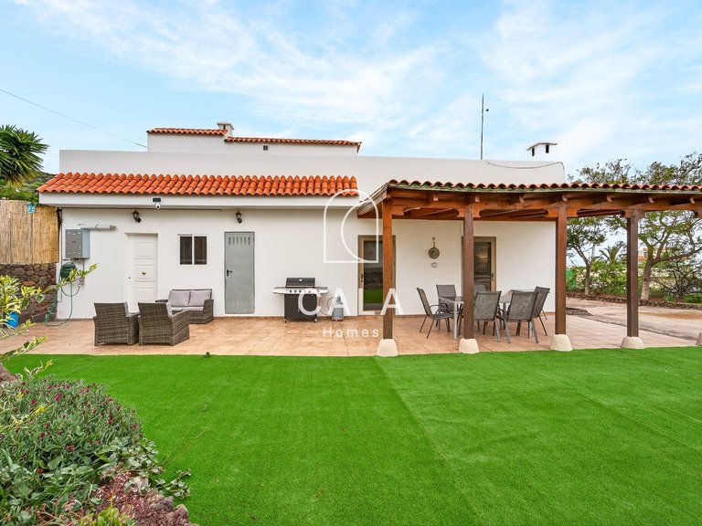 Villa for Sale in Guia De Isora, Tenerife 38