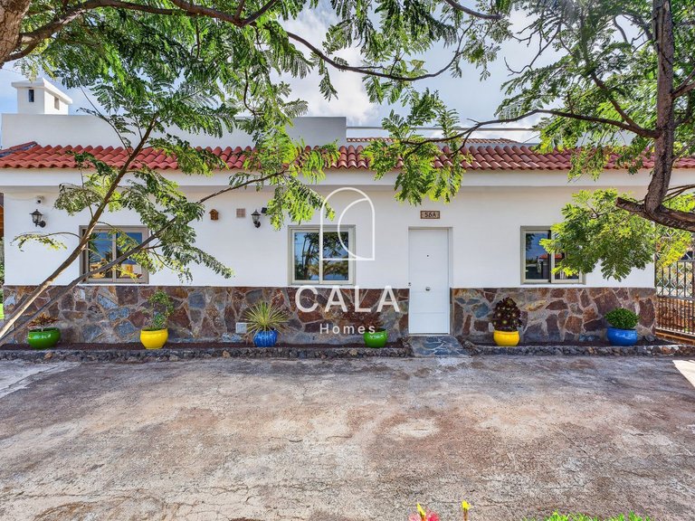 Villa for Sale in Guia De Isora, Tenerife 2