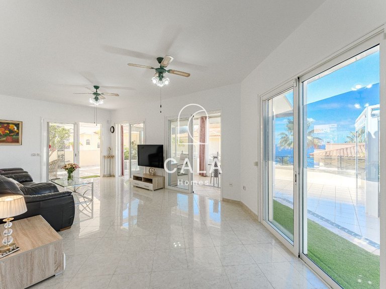 Villa for Sale in Los Cristianos, Tenerife 12