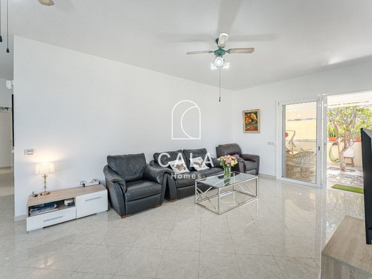Villa for Sale in Los Cristianos, Tenerife 16