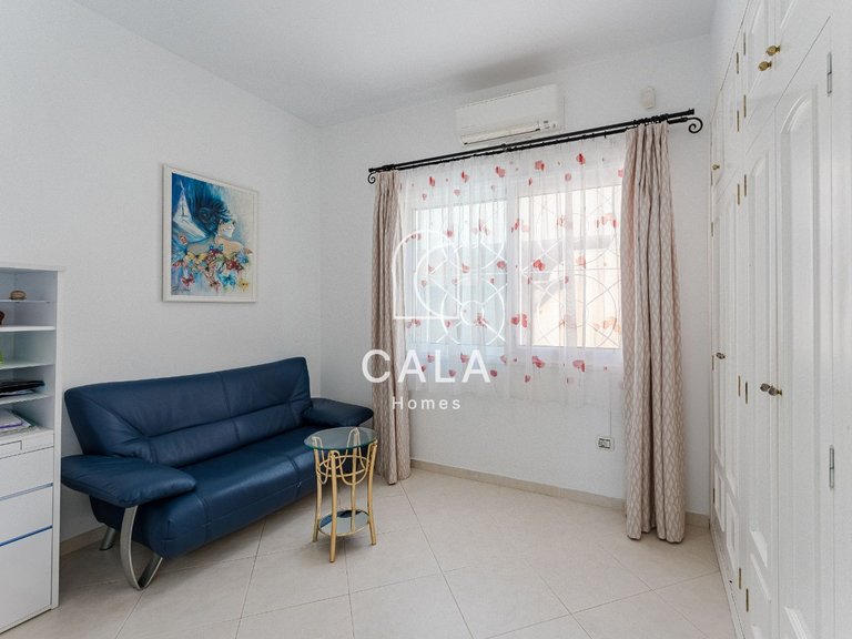 Villa for Sale in Los Cristianos, Tenerife 28