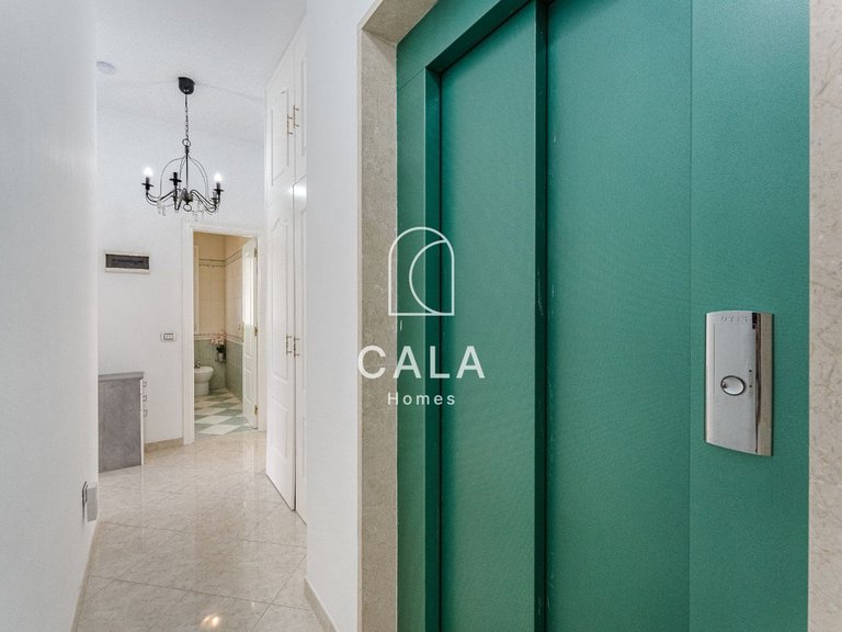 Villa for Sale in Los Cristianos, Tenerife 32