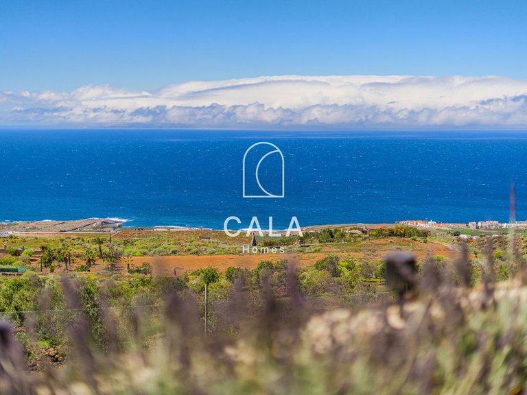 Villa for Sale in Guia De Isora, Tenerife 2