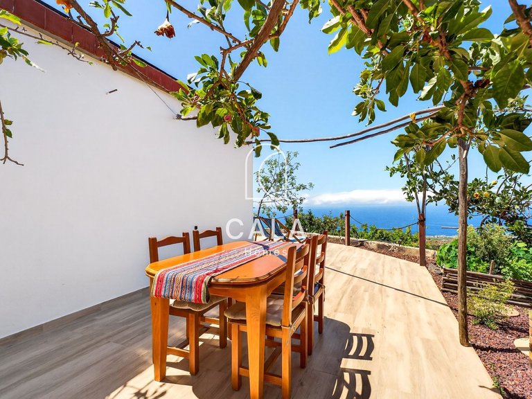 Villa for Sale in Guia De Isora, Tenerife 4
