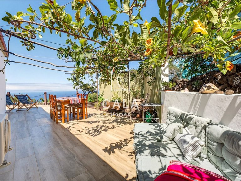 Villa for Sale in Guia De Isora, Tenerife 5