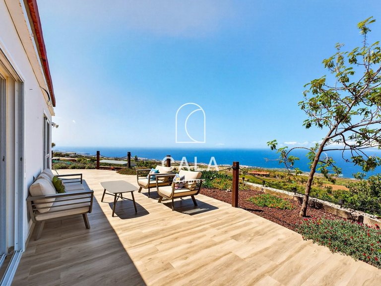 Villa for Sale in Guia De Isora, Tenerife 6