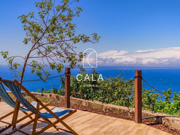 Villa for Sale in Guia De Isora, Tenerife 1