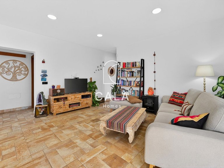 Villa for Sale in Guia De Isora, Tenerife 8