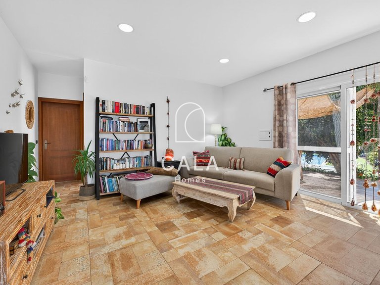 Villa for Sale in Guia De Isora, Tenerife 9