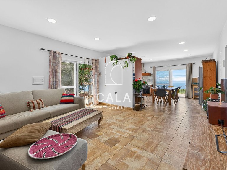 Villa for Sale in Guia De Isora, Tenerife 10