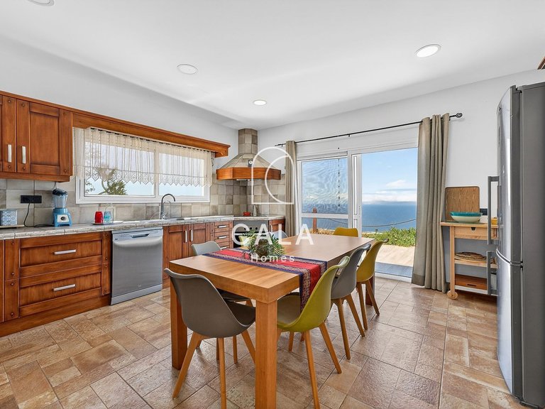 Villa for Sale in Guia De Isora, Tenerife 11