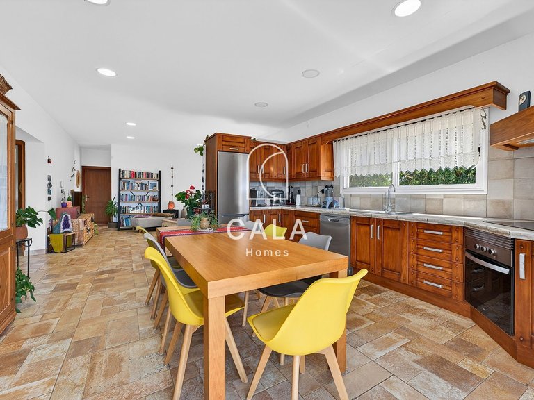 Villa for Sale in Guia De Isora, Tenerife 12