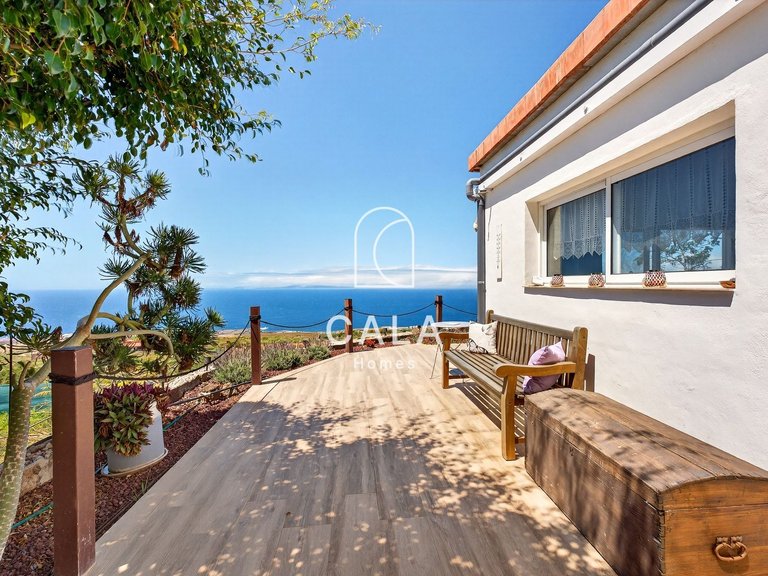 Villa for Sale in Guia De Isora, Tenerife 28
