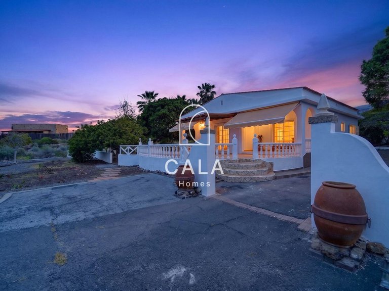 Villa for Sale in Guia De Isora, Tenerife 5