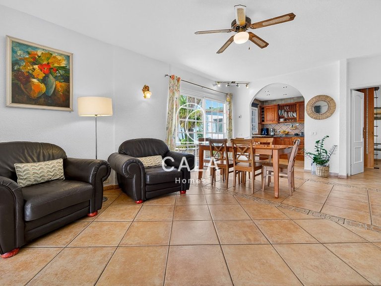 Villa for Sale in Guia De Isora, Tenerife 9
