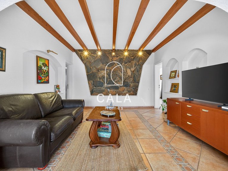 Villa for Sale in Guia De Isora, Tenerife 12