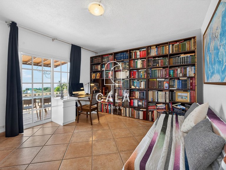 Villa for Sale in Guia De Isora, Tenerife 14