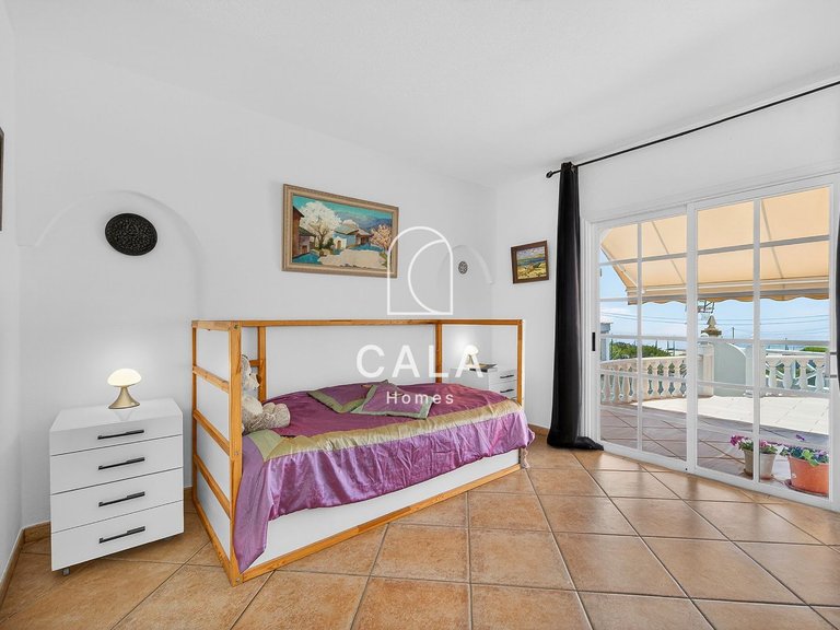 Villa for Sale in Guia De Isora, Tenerife 15