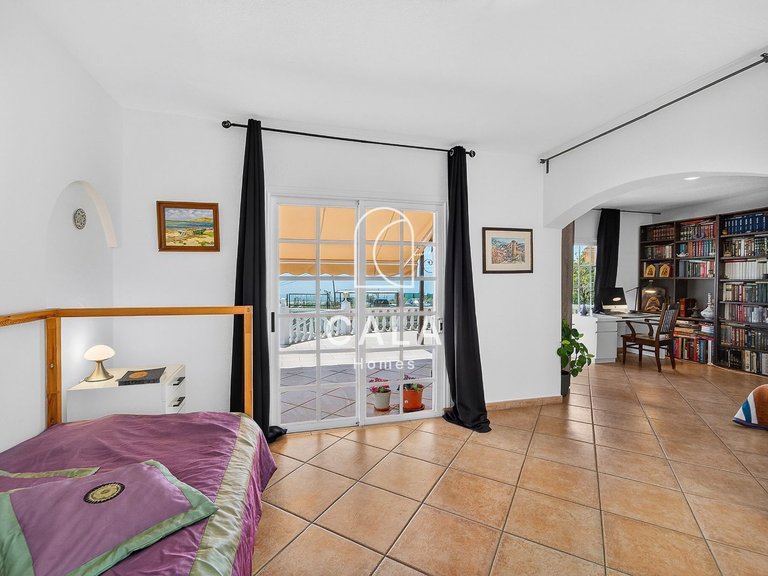 Villa for Sale in Guia De Isora, Tenerife 16