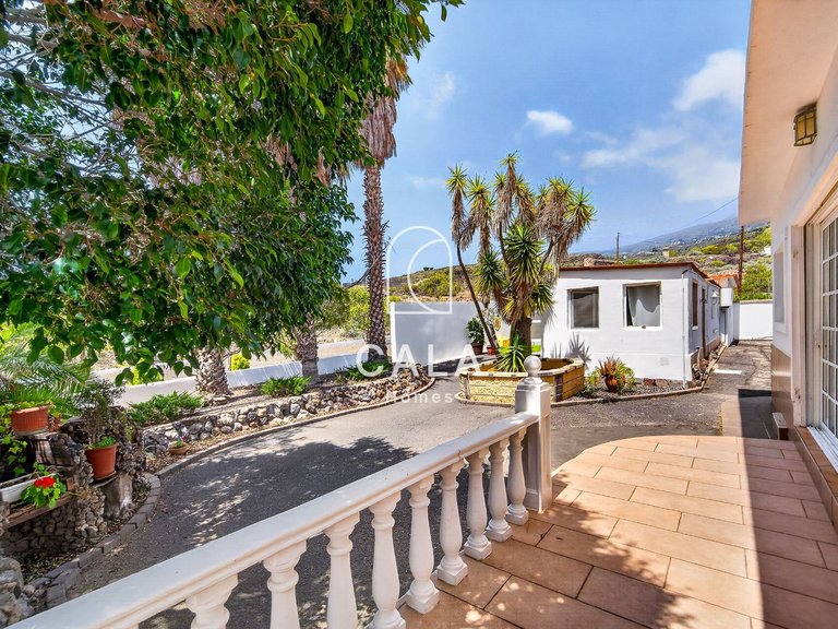 Villa for Sale in Guia De Isora, Tenerife 24