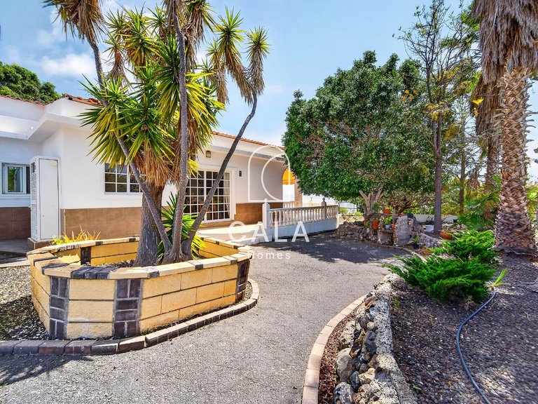 Villa for Sale in Guia De Isora, Tenerife 35
