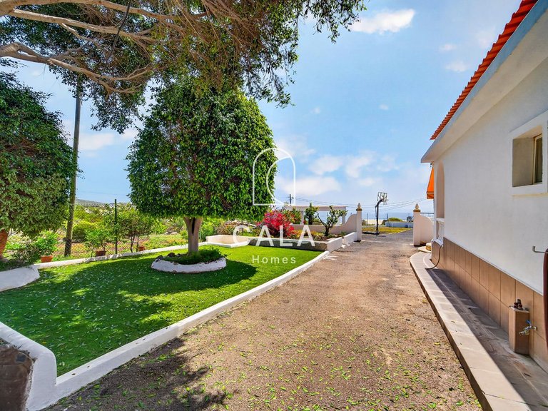 Villa for Sale in Guia De Isora, Tenerife 36