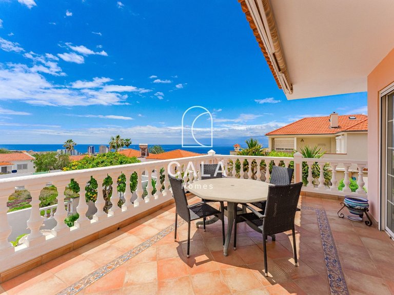 Villa for Sale in Callao Salvaje, Tenerife 2