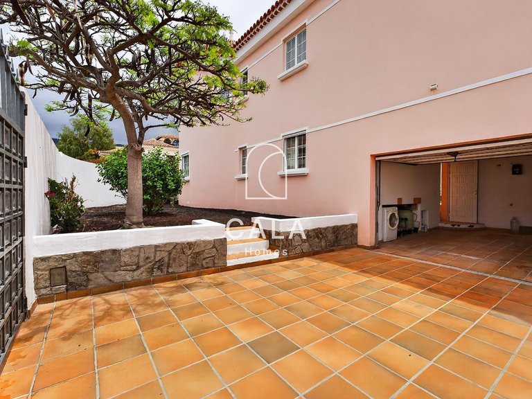 Villa for Sale in Callao Salvaje, Tenerife 22