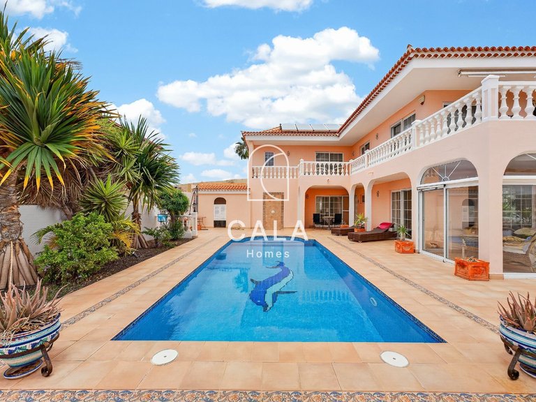 Villa for Sale in Callao Salvaje, Tenerife 1