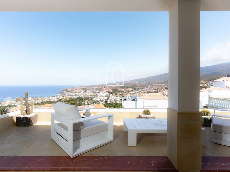 Villa for Sale in San Eugenio Alto, Tenerife 7