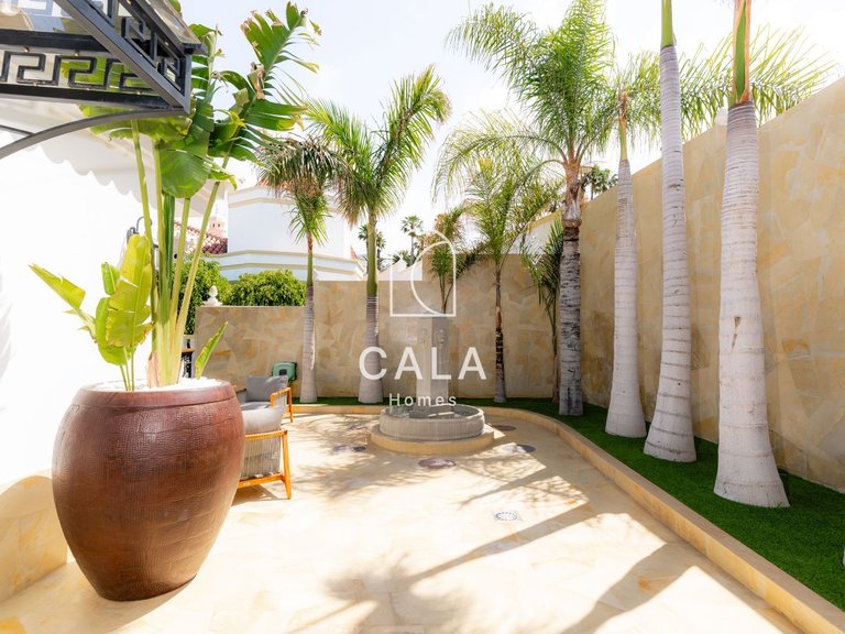 Villa for Sale in San Eugenio Alto, Tenerife 15