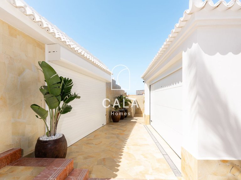 Villa for Sale in San Eugenio Alto, Tenerife 16
