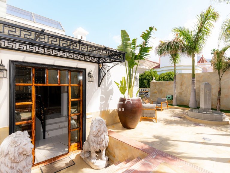 Villa for Sale in San Eugenio Alto, Tenerife 17