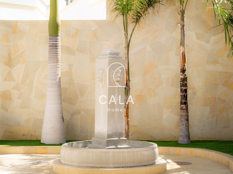 Villa for Sale in San Eugenio Alto, Tenerife 24