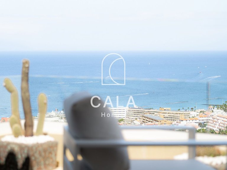 Villa for Sale in San Eugenio Alto, Tenerife 30